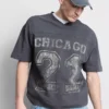 Chicago-skjorte med grafisk motiv og V-hals