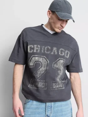 Chicago-skjorte med grafisk motiv og V-hals