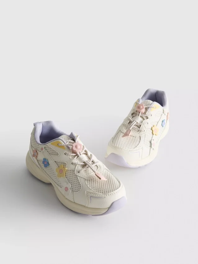 Chunky sneakers med blomsterdetaljer