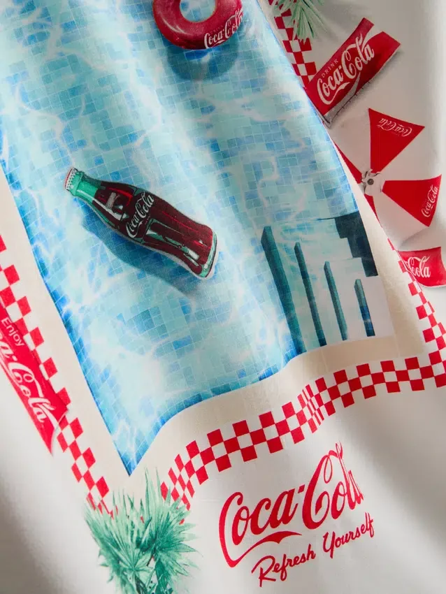 Coca-Cola-skjorte med korte ærmer