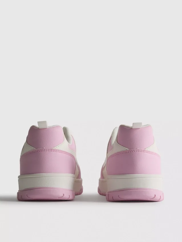 Court-sneakers med farveblokke