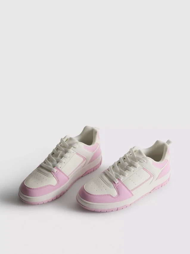 Court-sneakers med farveblokke