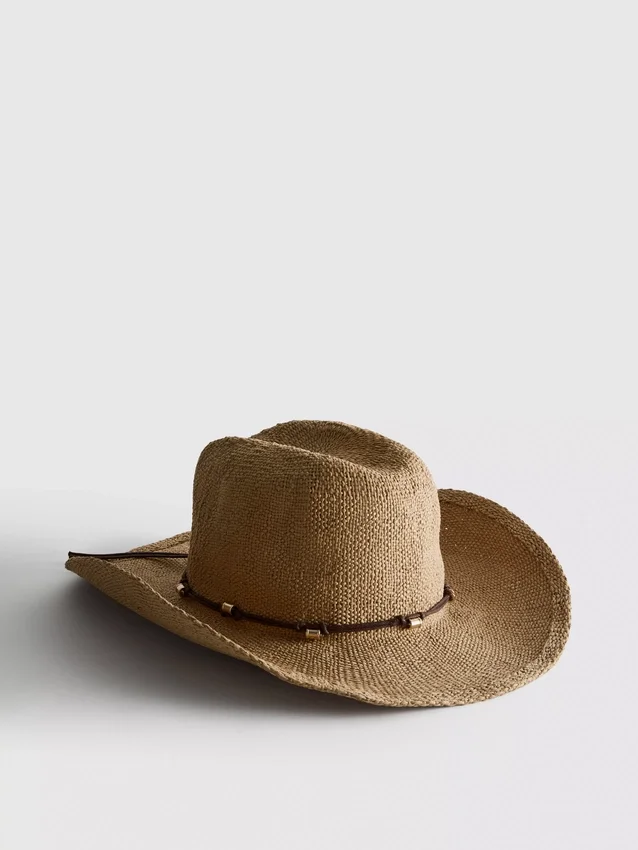 Cowboyhat i strå med kant