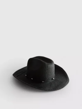 Cowboyhat i strå med kant
