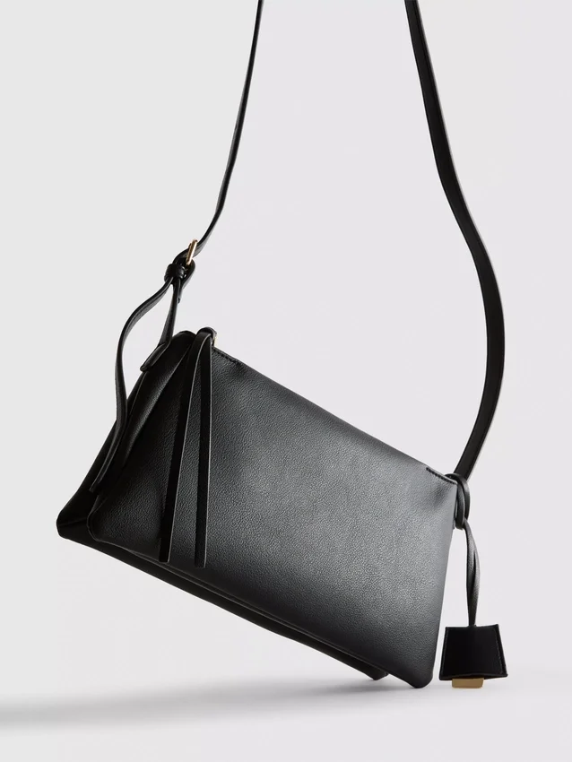 Crossbody-taske med dobbelt indsnit