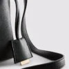 Crossbody-taske med dobbelt indsnit