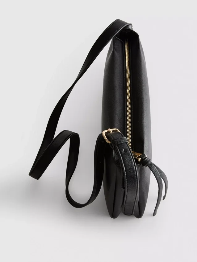 Crossbody-taske med dobbelt indsnit