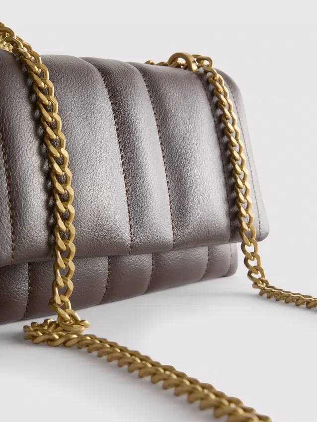 Crossbody-taske med klap