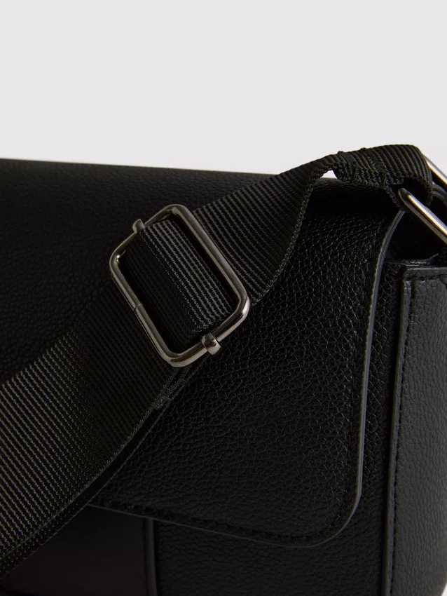 Crossbody-taske med klap