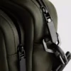 Crossbody-taske med lynlås
