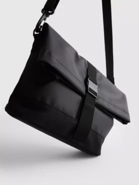 Crossbody-taske med spænde