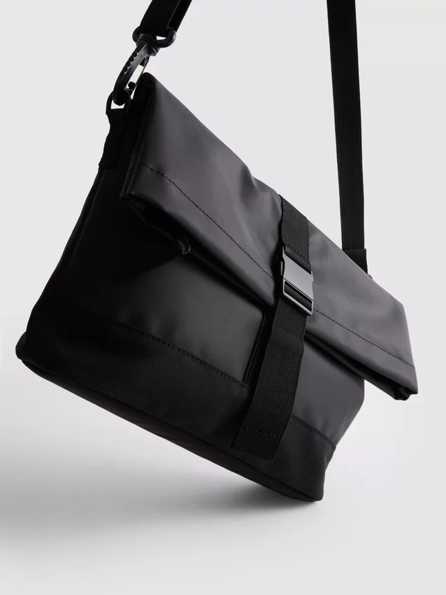 Crossbody-taske med spænde