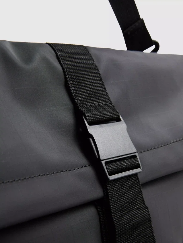 Crossbody-taske med spænde
