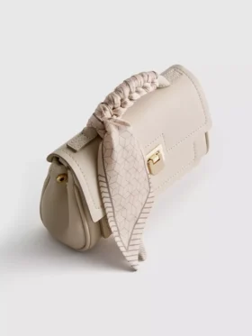 Crossbody-taske med tørklædedetaljer