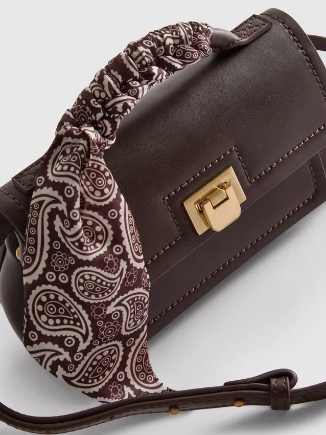 Crossbody-taske med tørklædedetaljer