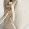 Crossbody-taske med vævet effekt
