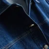 Denimjakke med påsyet lomme i bomuld