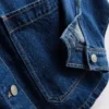 Denimjakke med påsyet lomme i bomuld
