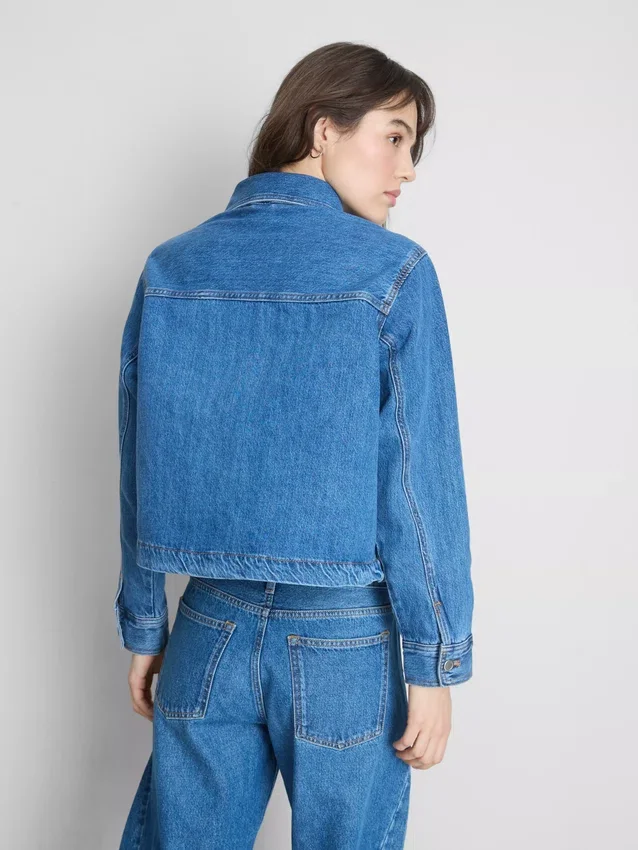 Denimjakke med påsyet lomme i bomuld