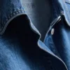 Denimjakke med påsyet lomme i bomuld