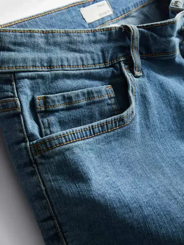 Denimshorts med lige pasform