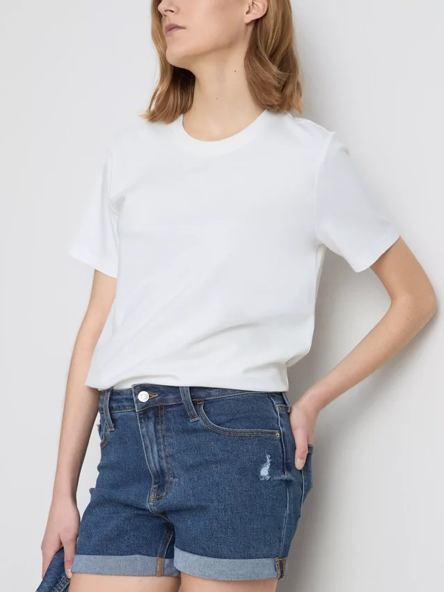 Denimshorts med mellemhøj talje og opsmøg