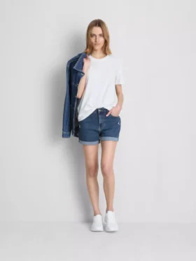 Denimshorts med mellemhøj talje og opsmøg
