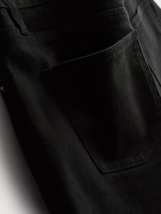 Denimshorts med mellemhøj talje og opsmøg