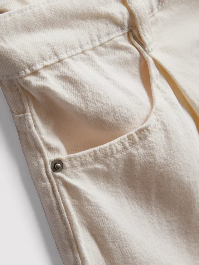 Denimshorts med plissering og udvidet ben i høj bomuldsandel