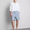 Denimshorts med struktur og snøre