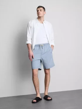 Denimshorts med struktur og snøre