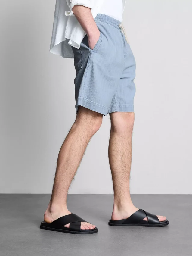 Denimshorts med struktur og snøre