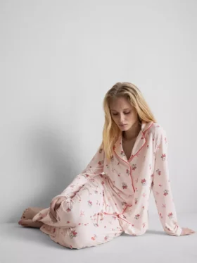 Disney-pyjamasser med Minnie Mouse-motiv i boyfriend-stil