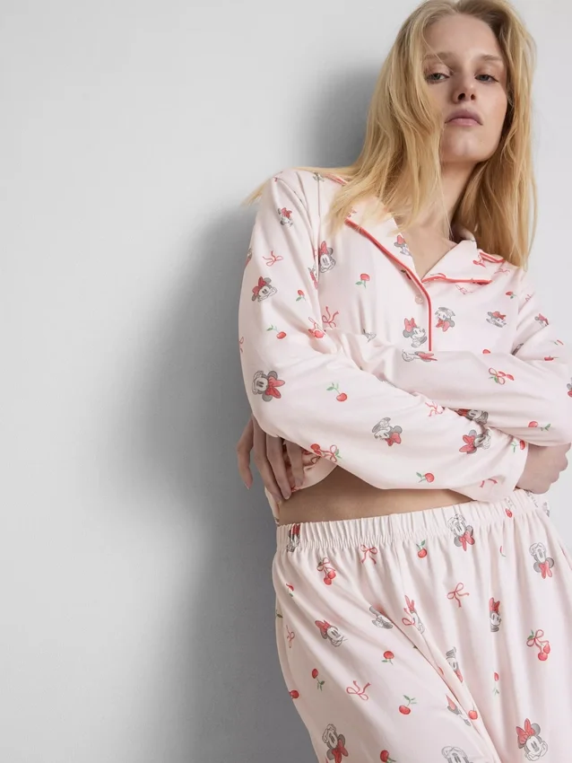 Disney-pyjamasser med Minnie Mouse-motiv i boyfriend-stil