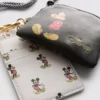 Disneys Mickey Mouse-lommebog i imiteret læder med snor