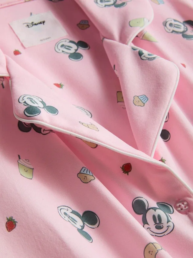 Disneys Mickey Mouse-pyjamasser i boyfriend-stil