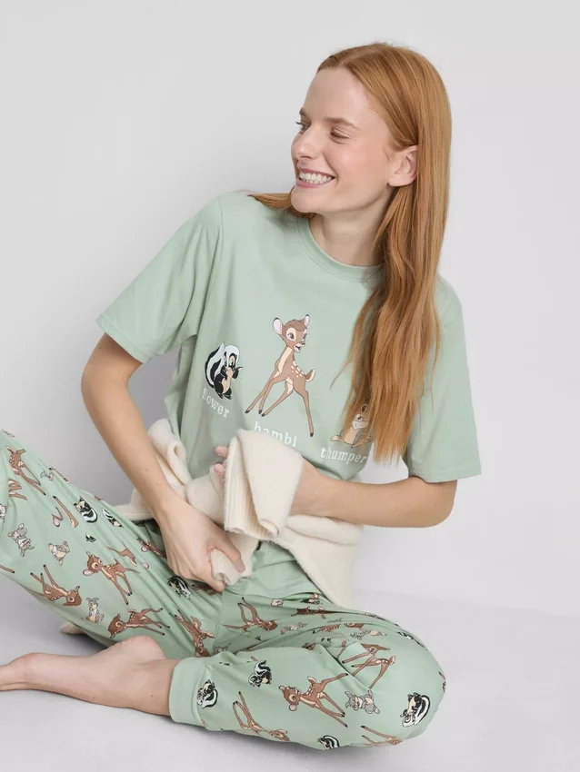 Disneys pyjamasser med Bambi-motiv