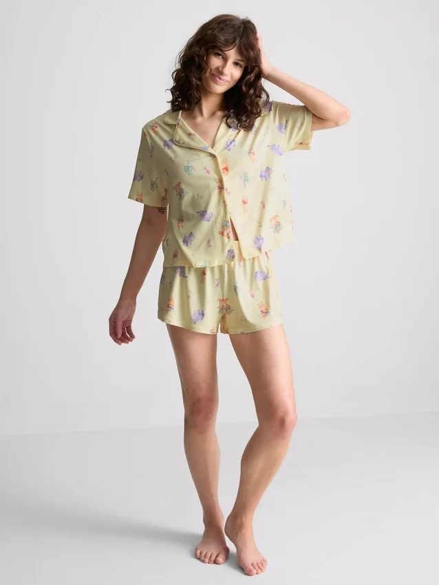 Disneys Winnie the Pooh-pyjamasser med korte bukser i boyfriend-stil
