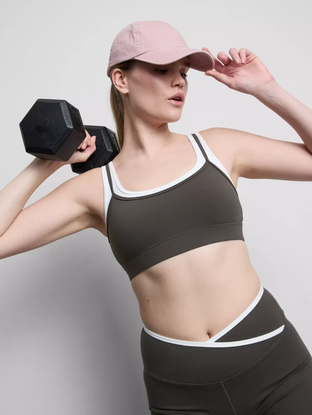 Dobbeltlags aktiv crop top