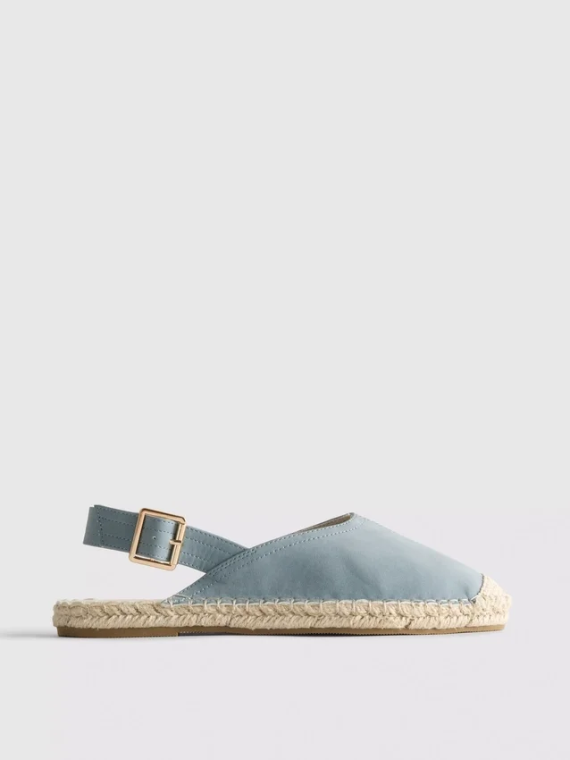 Espadrille-sandaler med spænde bagpå