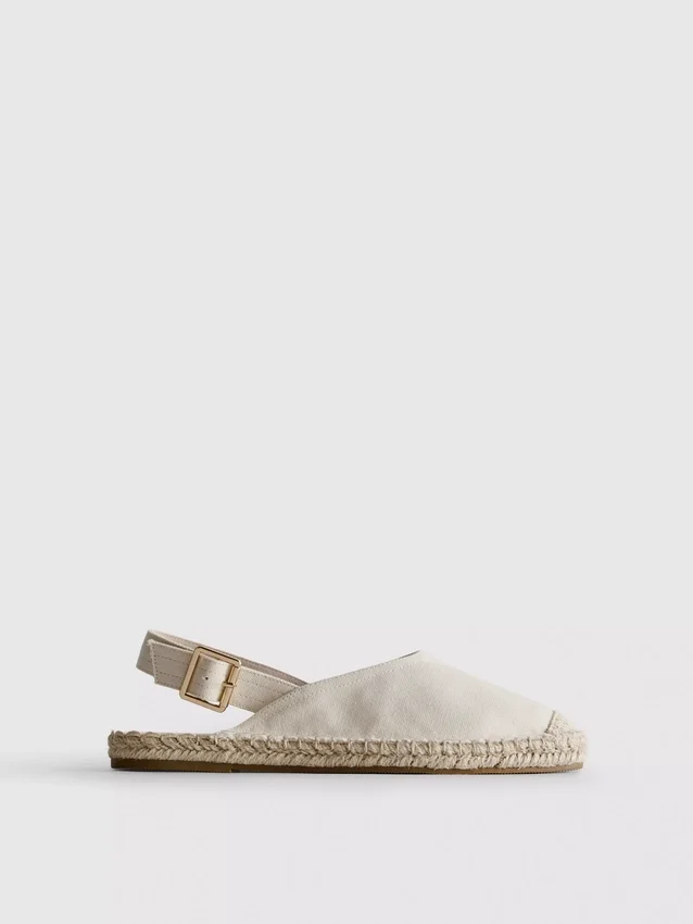Espadrille-sandaler med spænde bagpå