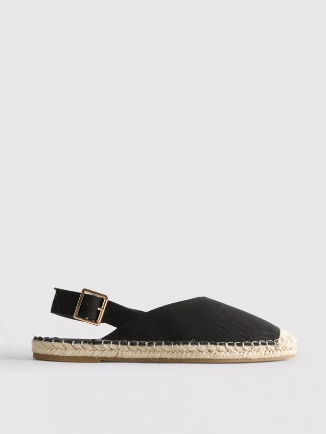 Espadrille-sandaler med spænde bagpå