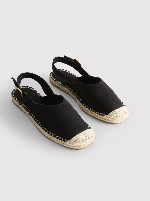 Espadrille-sandaler med spænde bagpå