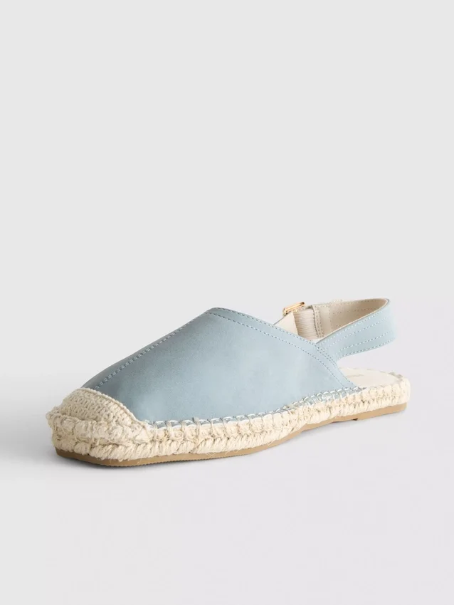 Espadrille-sandaler med spænde bagpå
