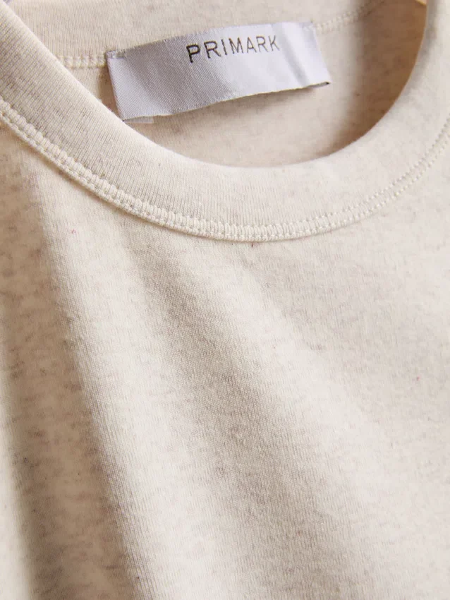 Essential baby-T-shirt med højt bomuldsindhold