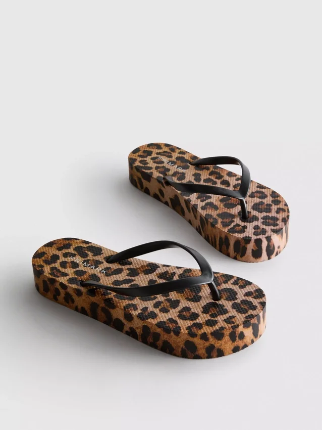 Flatform-klipklapper med leopardmønster