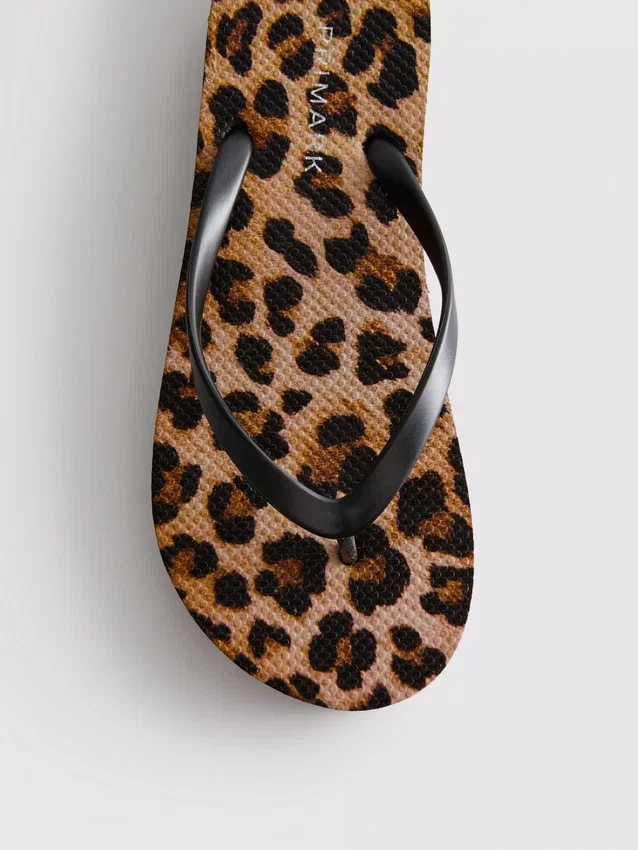 Flatform-klipklapper med leopardmønster