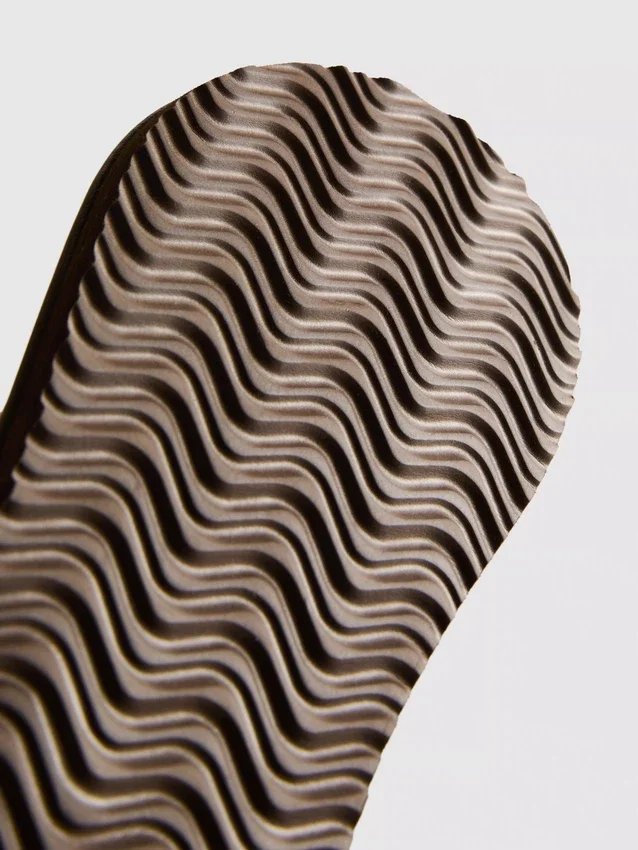 Flip-flops med havgræs-effekt