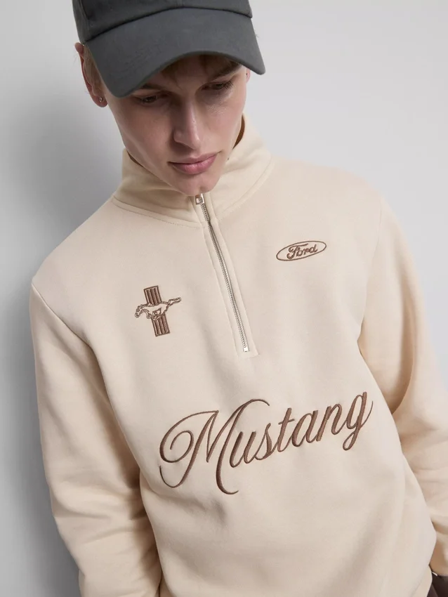 Ford Mustang sweatshirt med halv lynlås