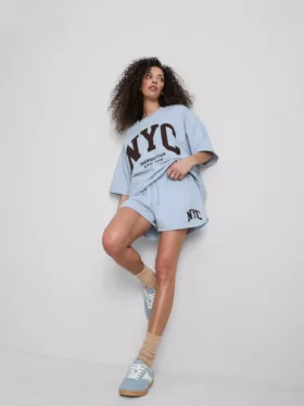 Fritidsshorts med højt bomuldsindhold i afslappet NYC-stil
